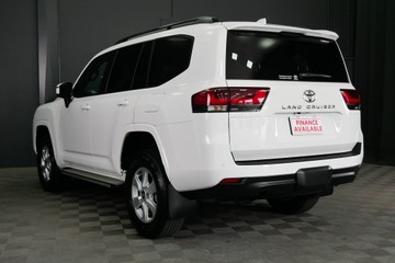 https://vehicle-cdn.autoleague.cloud/30640_U111019_6.jpg