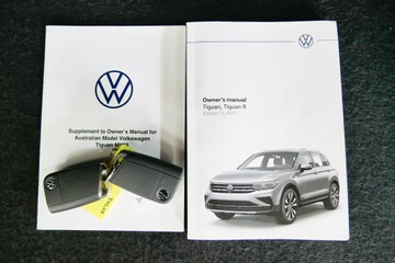 https://vehicle-cdn.autoleague.cloud/30640_U111034_28.jpg