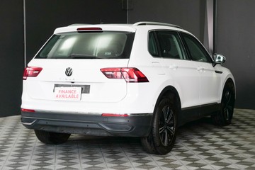 https://vehicle-cdn.autoleague.cloud/30640_U111034_4.jpg