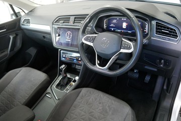 https://vehicle-cdn.autoleague.cloud/30640_U111034_8.jpg