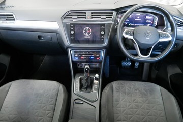 https://vehicle-cdn.autoleague.cloud/30640_U111034_9.jpg