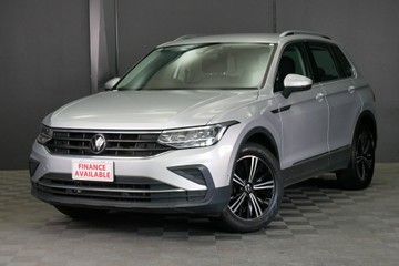 https://vehicle-cdn.autoleague.cloud/30640_U111037_3.jpg