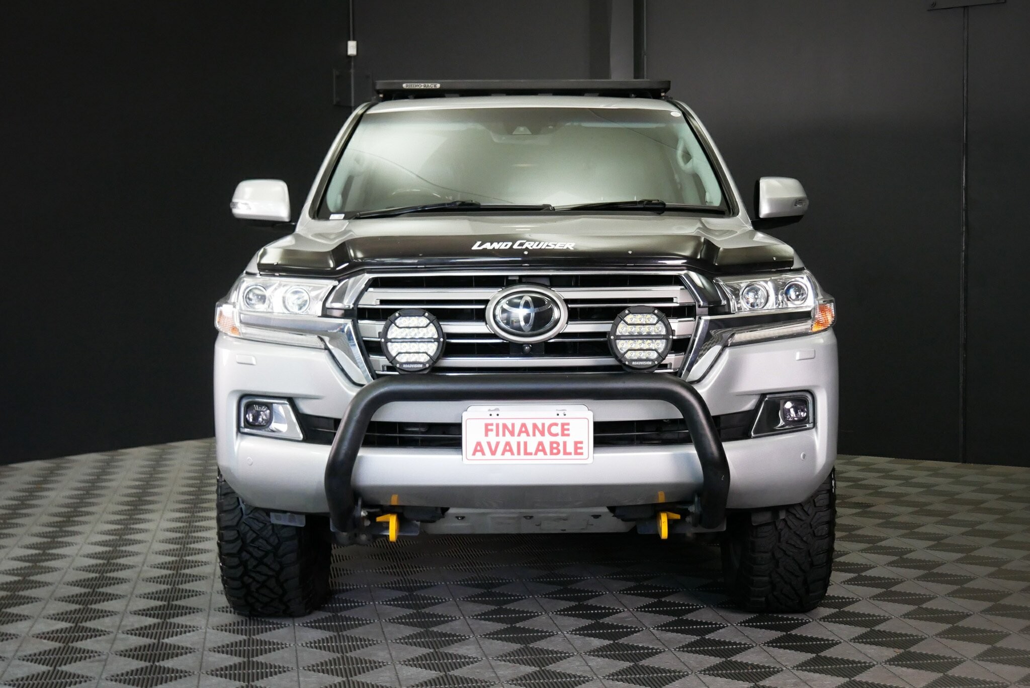 Toyota Landcruiser image 2