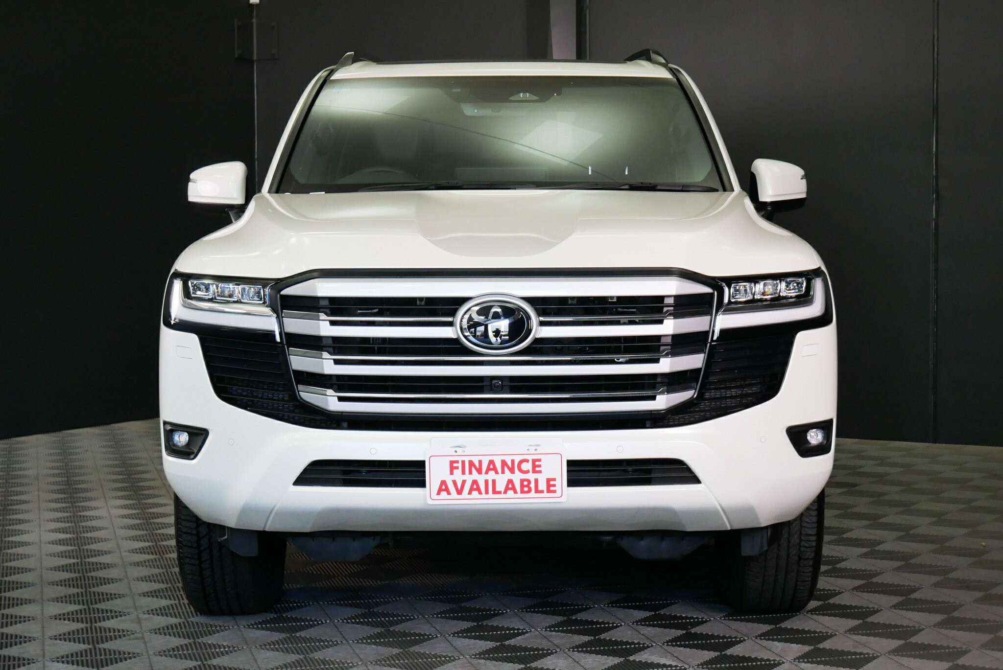Toyota Landcruiser image 2