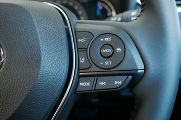https://vehicle-cdn.autoleague.cloud/30640_U111059_12.jpg