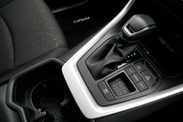 https://vehicle-cdn.autoleague.cloud/30640_U111061_14.jpg