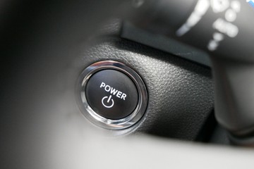 https://vehicle-cdn.autoleague.cloud/30640_U111061_18.jpg
