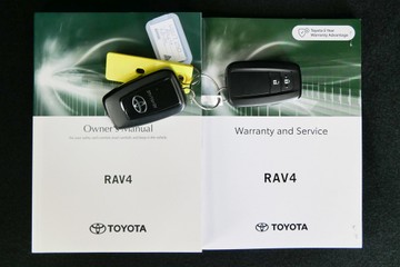 https://vehicle-cdn.autoleague.cloud/30640_U111061_24.jpg