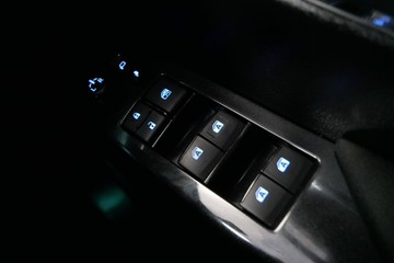 https://vehicle-cdn.autoleague.cloud/30640_U111083_17.jpg