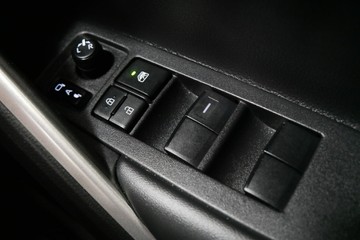 https://vehicle-cdn.autoleague.cloud/30640_U111087_17.jpg