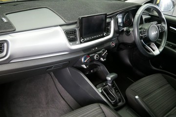 https://vehicle-cdn.autoleague.cloud/30640_U111109_17.jpg