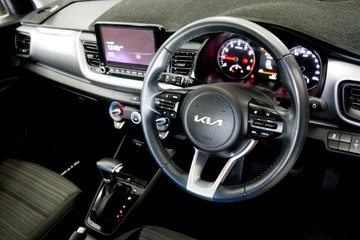 https://vehicle-cdn.autoleague.cloud/30640_U111109_8.jpg