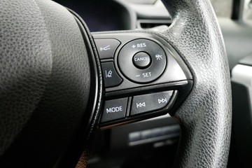 https://vehicle-cdn.autoleague.cloud/30640_U111113_18.jpg