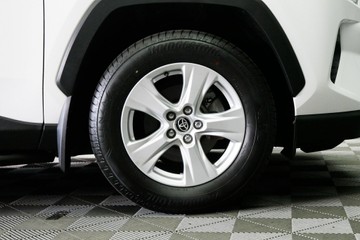 https://vehicle-cdn.autoleague.cloud/30640_U111130_7.jpg