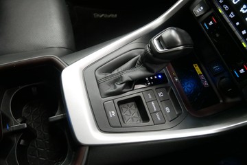 https://vehicle-cdn.autoleague.cloud/30640_U111135_13.jpg