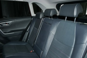 https://vehicle-cdn.autoleague.cloud/30640_U111135_20.jpg
