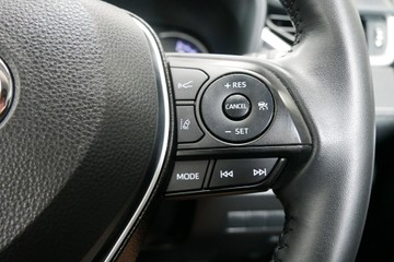 https://vehicle-cdn.autoleague.cloud/30640_U111161_17.jpg
