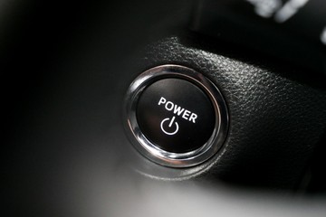 https://vehicle-cdn.autoleague.cloud/30640_U111161_19.jpg
