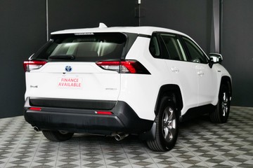 https://vehicle-cdn.autoleague.cloud/30640_U111161_4.jpg