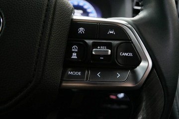 https://vehicle-cdn.autoleague.cloud/30640_U111164_15.jpg