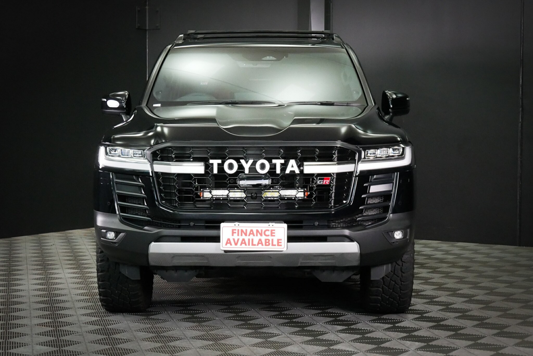 Toyota Landcruiser image 2