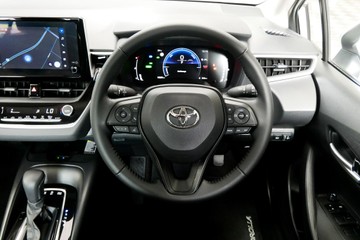 https://vehicle-cdn.autoleague.cloud/30640_U111166_10.jpg