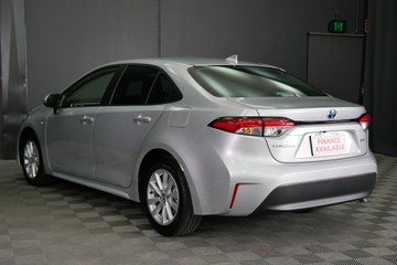 https://vehicle-cdn.autoleague.cloud/30640_U111166_6.jpg