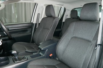 https://vehicle-cdn.autoleague.cloud/30640_U111183_18.jpg