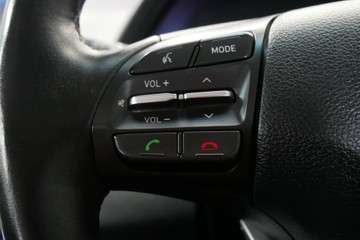 https://vehicle-cdn.autoleague.cloud/30640_U111190_14.jpg