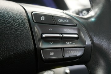 https://vehicle-cdn.autoleague.cloud/30640_U111190_15.jpg