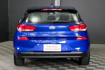 https://vehicle-cdn.autoleague.cloud/30640_U111190_5.jpg