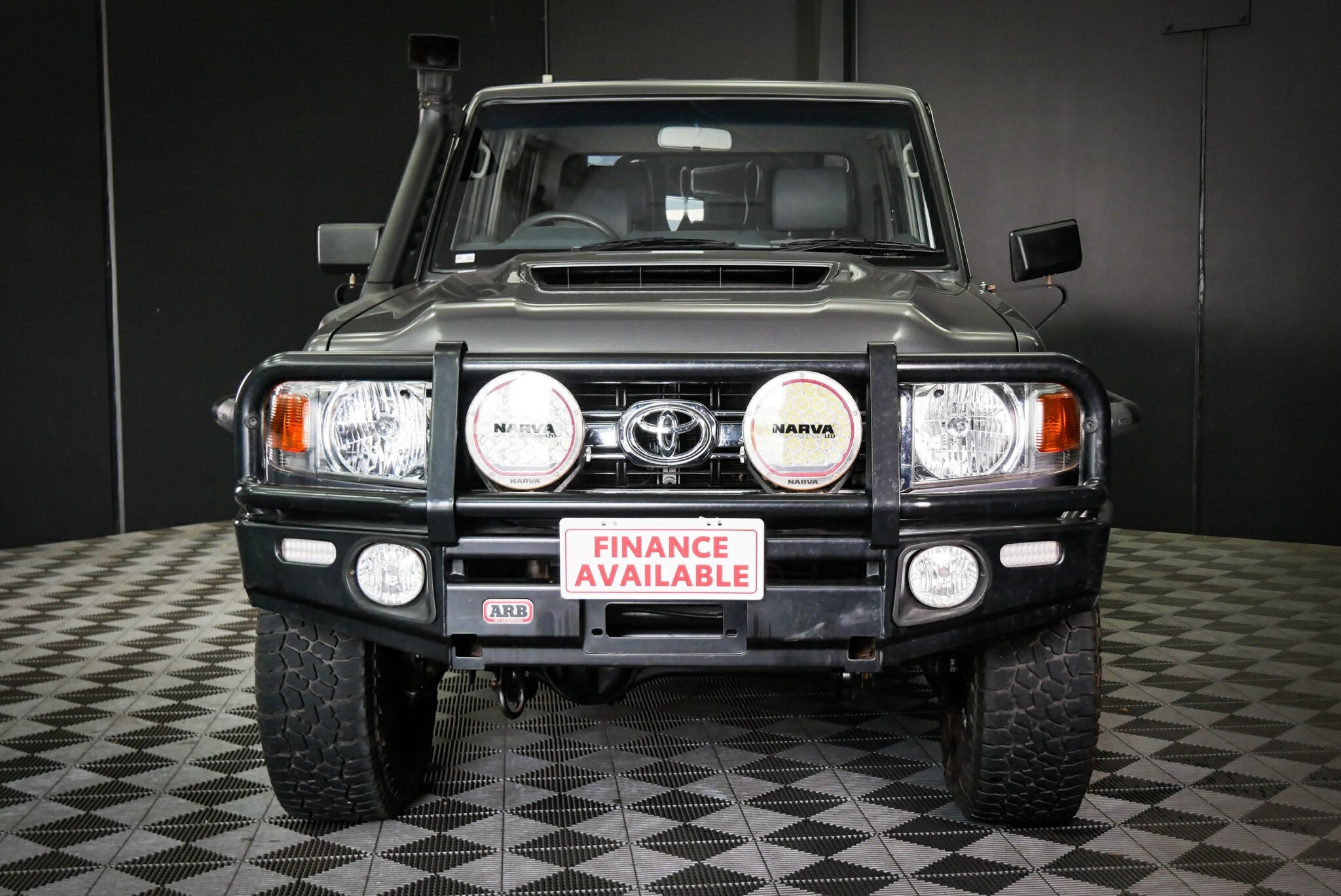 Toyota Landcruiser image 2