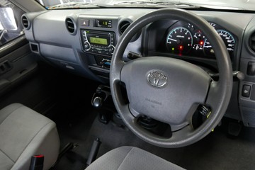 https://vehicle-cdn.autoleague.cloud/30640_U111192_9.jpg