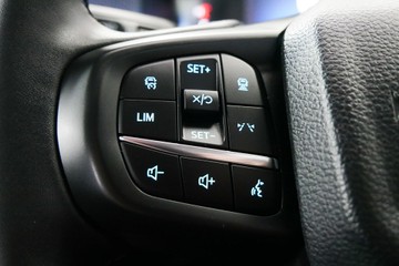 https://vehicle-cdn.autoleague.cloud/30640_U111199_14.jpg