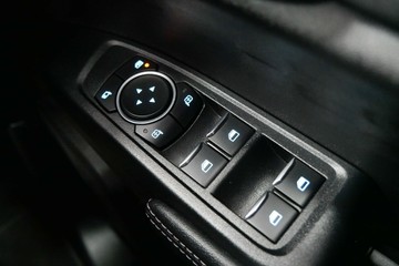 https://vehicle-cdn.autoleague.cloud/30640_U111199_16.jpg