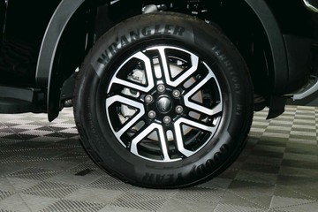 https://vehicle-cdn.autoleague.cloud/30640_U111199_8.jpg