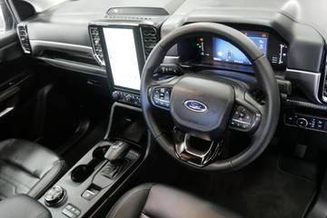https://vehicle-cdn.autoleague.cloud/30640_U111199_9.jpg