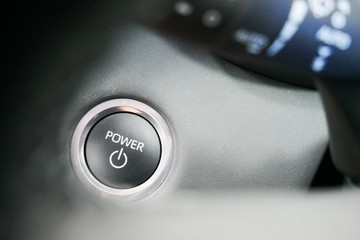 https://vehicle-cdn.autoleague.cloud/30640_U111204_19.jpg