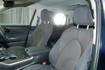 https://vehicle-cdn.autoleague.cloud/30640_U111204_21.jpg