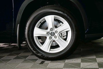 https://vehicle-cdn.autoleague.cloud/30640_U111204_7.jpg