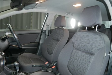 https://vehicle-cdn.autoleague.cloud/30640_U111205_16.jpg