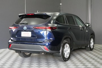 https://vehicle-cdn.autoleague.cloud/30640_U111206_4.jpg