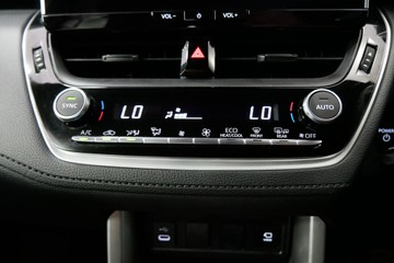 https://vehicle-cdn.autoleague.cloud/30640_U111207_11.jpg