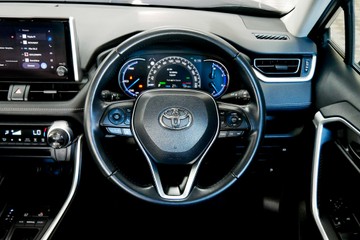 https://vehicle-cdn.autoleague.cloud/30640_U111225_10.jpg