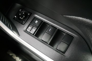 https://vehicle-cdn.autoleague.cloud/30640_U111225_15.jpg