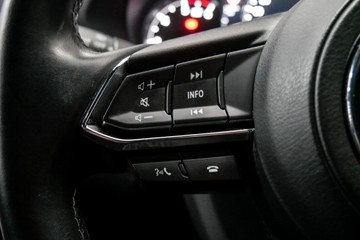 https://vehicle-cdn.autoleague.cloud/30640_U111240_14.jpg
