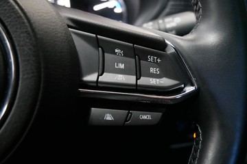 https://vehicle-cdn.autoleague.cloud/30640_U111240_15.jpg