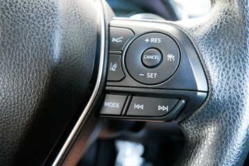 https://vehicle-cdn.autoleague.cloud/30640_U111242_15.jpg
