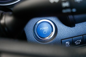 https://vehicle-cdn.autoleague.cloud/30640_U111242_17.jpg
