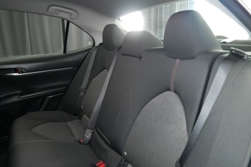 https://vehicle-cdn.autoleague.cloud/30640_U111242_20.jpg